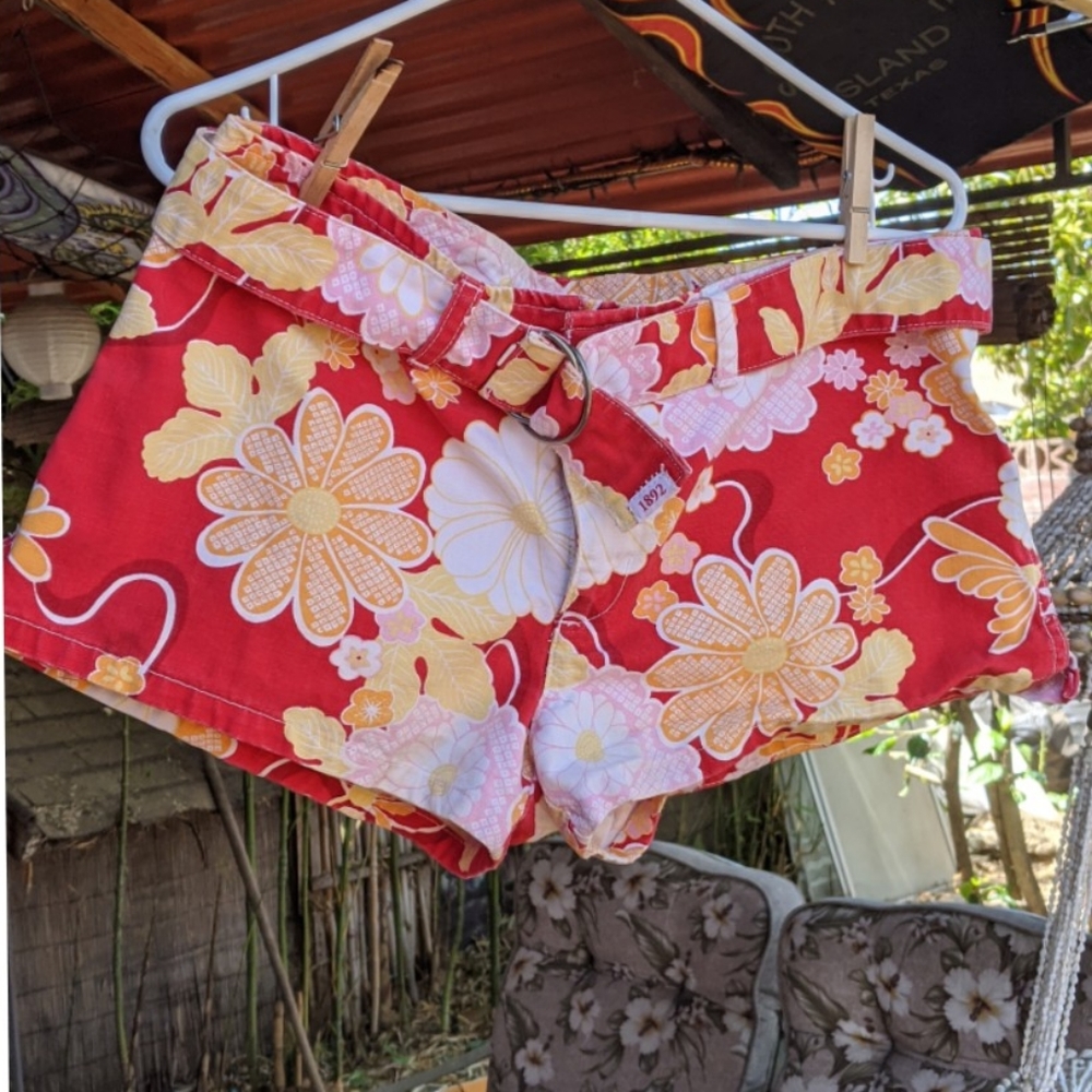 Abercrombie & Fitch floral shorts size 10